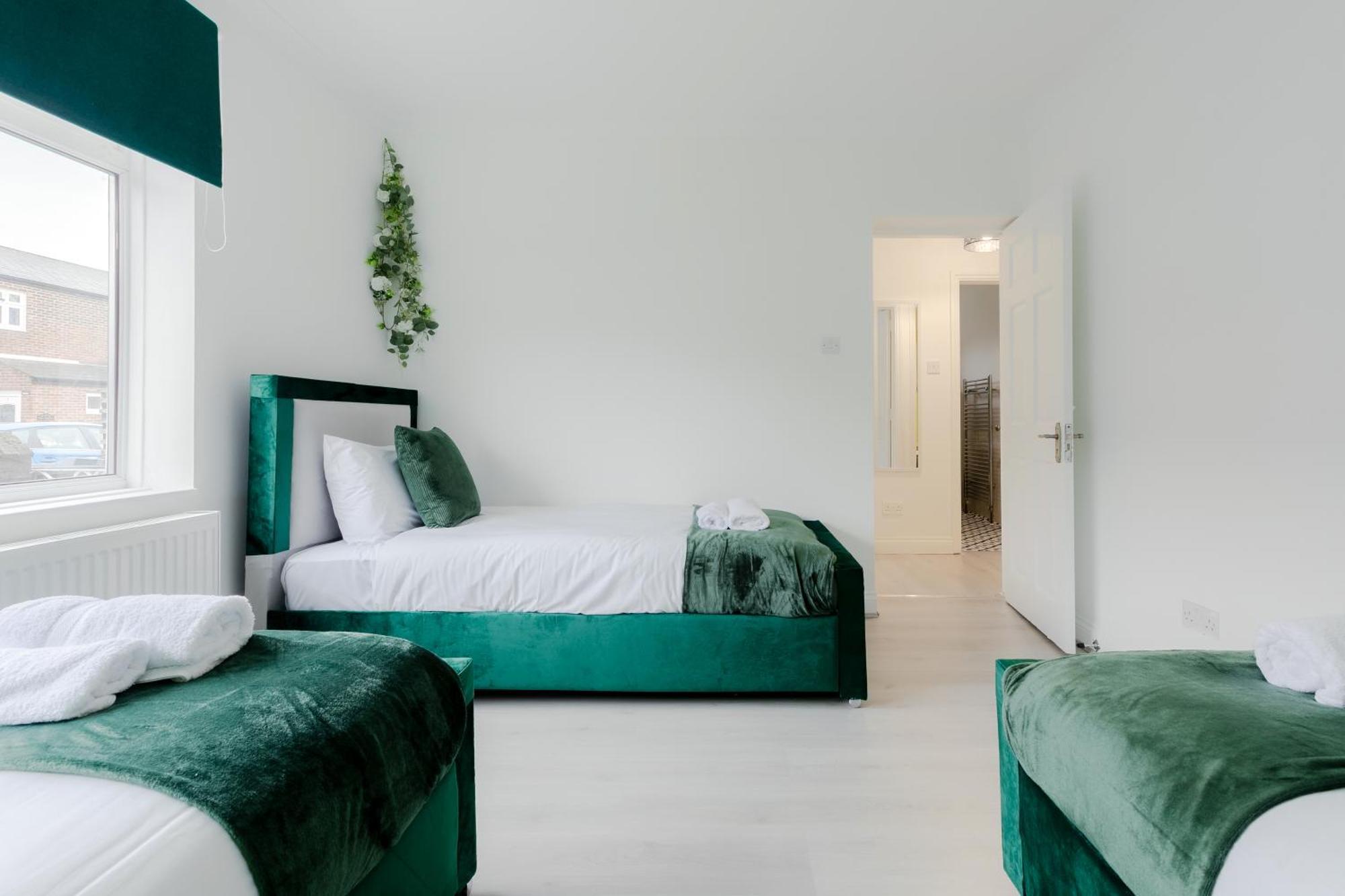 5Br House, Free Parking Offa12, Contractor, Big Families, Relocation Redbridge Exterior foto